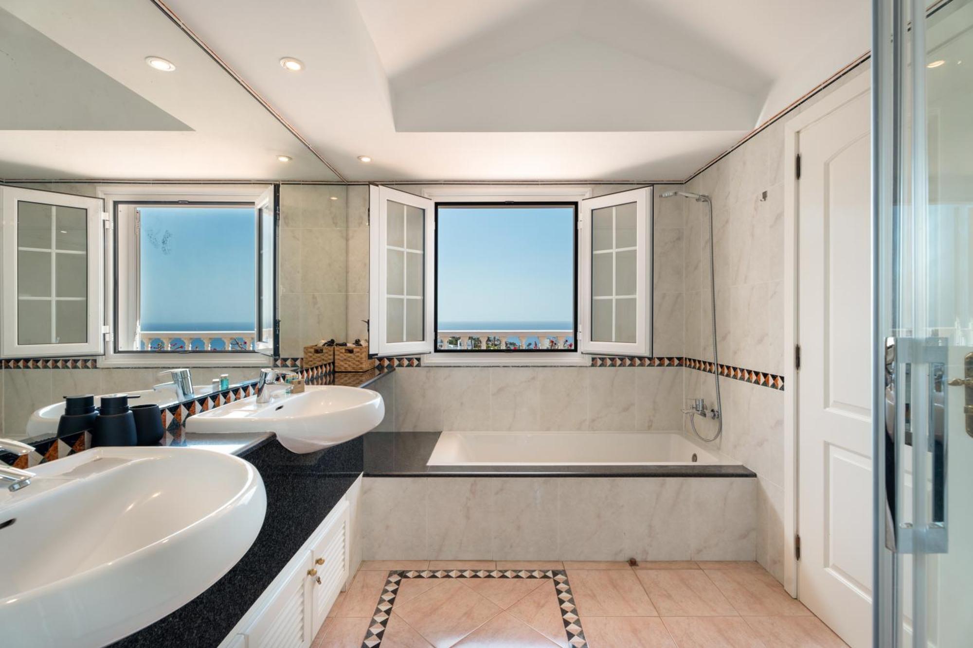 Villa Marbella-Private Heated Pool And Breathtaking View Costa Adeje  Exterior foto
